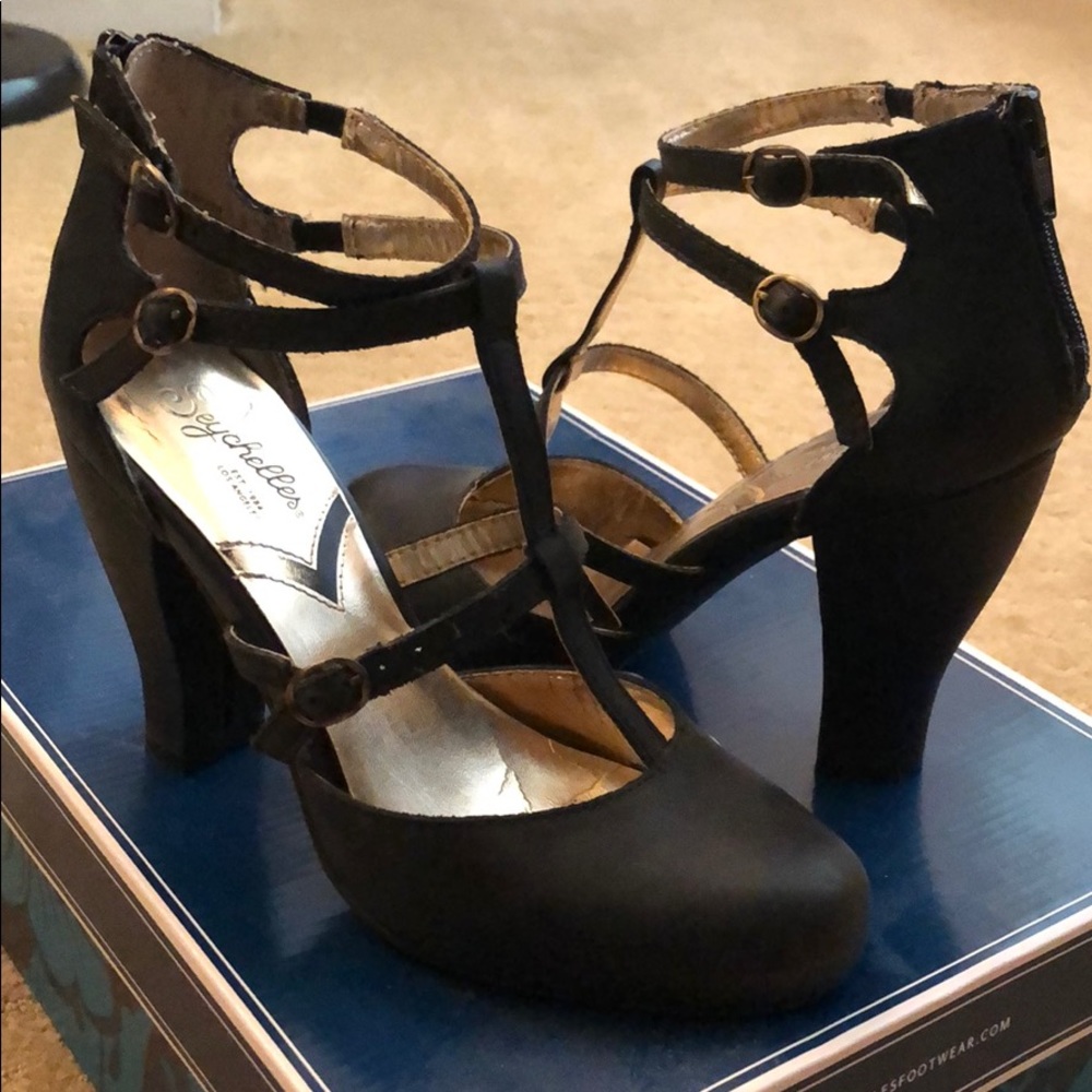 Seychelles - black leather heel